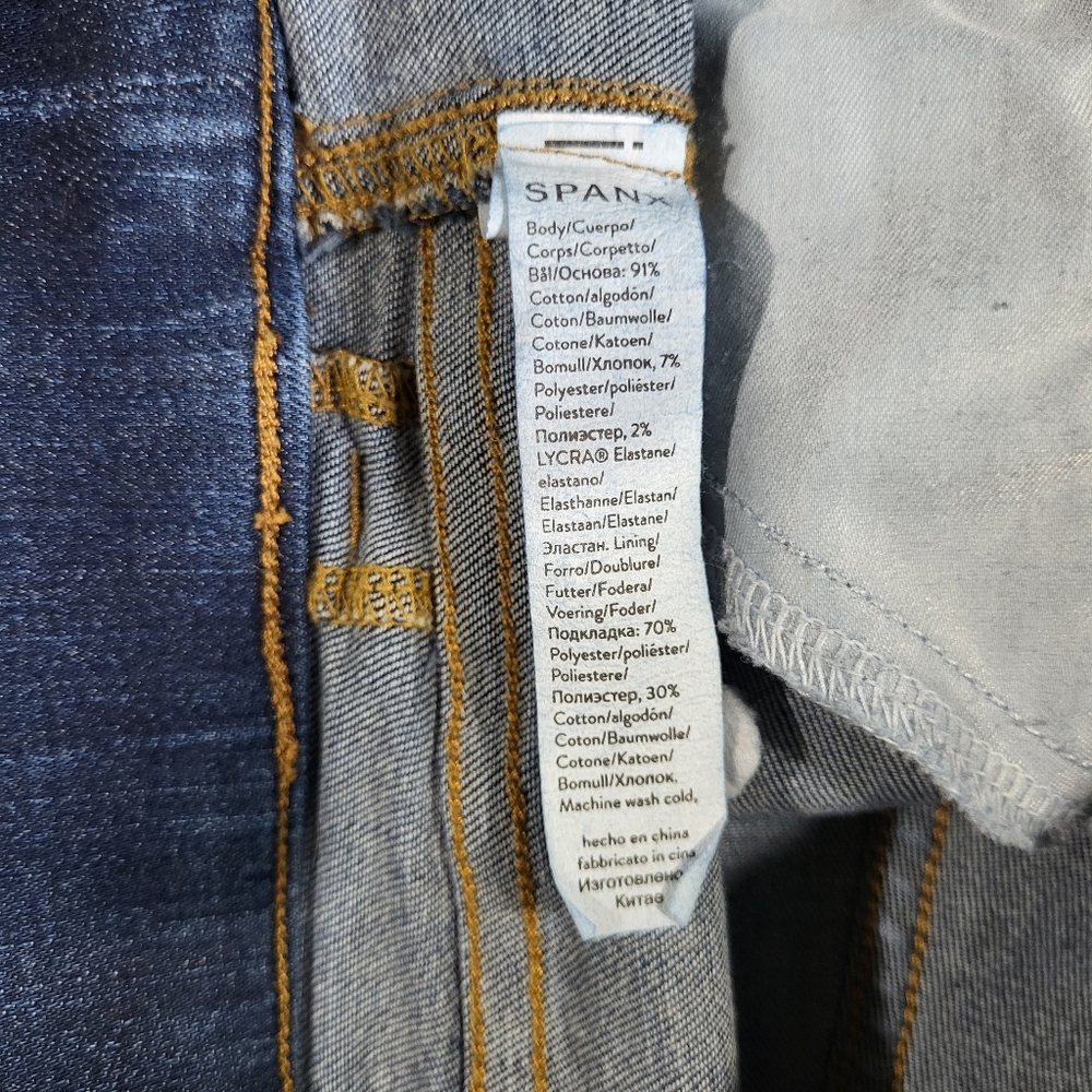 Spanx Flare Leg Pull On Jeans Size Medium Dark Wash - Picture 8 of 15